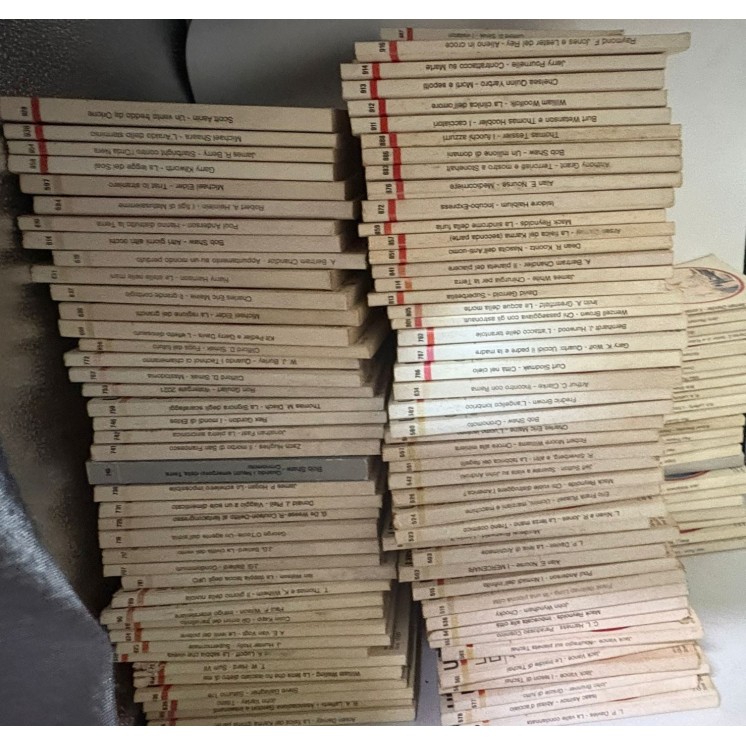 Fantascienza LOTTO 150 Urania lettura e buoni OFFERTA SS09