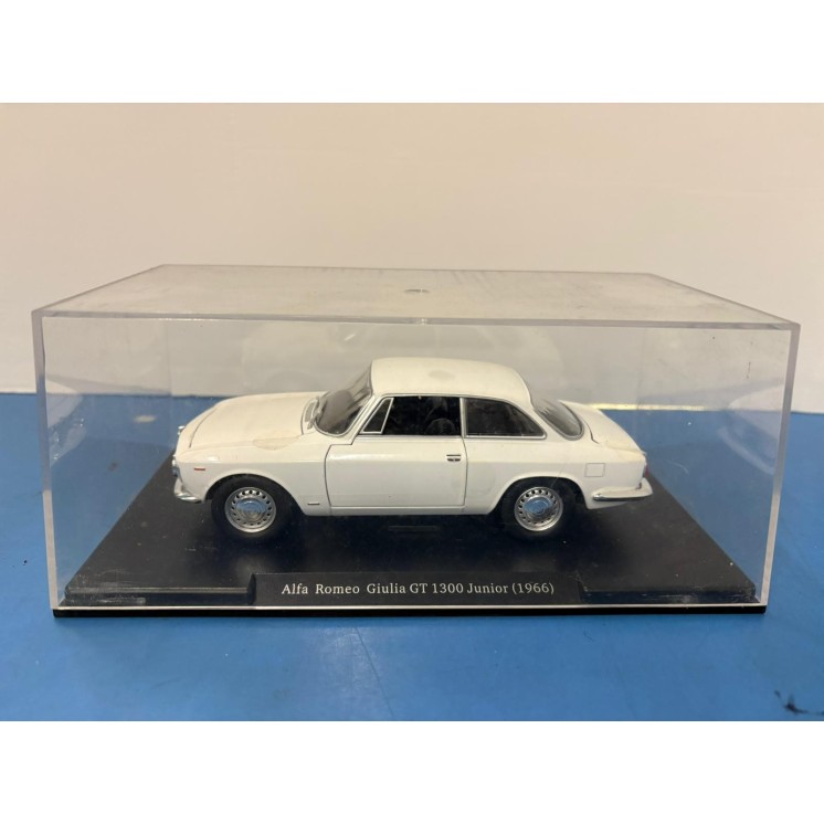 Auto VINTAGE Alfa Romeo Giulia GT1300 super 1966 bianca 1:24 MODELLINO Gd11
